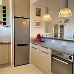 3 Pieces Refait A Neuf Avec Parking, 4 Couchages, Proche Et Commerces - - Fr-1-251-584 Apartman