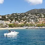 Apartman 3 Pieces Refait A Neuf Avec Parking, 4 Couchages, Proche Et Commerces - - Fr-1-251-584 Le Lavandou