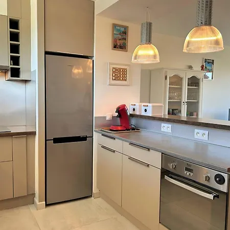 3 Pieces Refait A Neuf Avec Parking, 4 Couchages, Proche Et Commerces - - Fr-1-251-584 Apartment