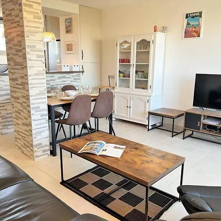 3 Pieces Refait A Neuf Avec Parking, 4 Couchages, Proche Et Commerces - - Fr-1-251-584 Appartement