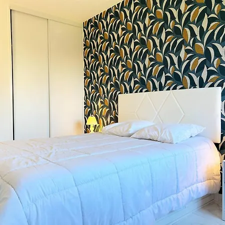 3 Pieces Refait A Neuf Avec Parking, 4 Couchages, Proche Et Commerces - - Fr-1-251-584 *