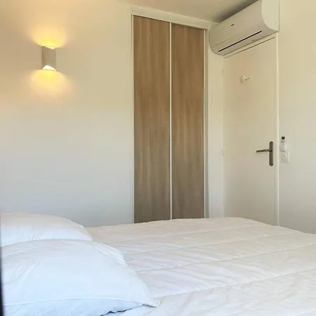 Apartment 3 Pieces Refait A Neuf Avec Parking, 4 Couchages, Proche Et Commerces - - Fr-1-251-584