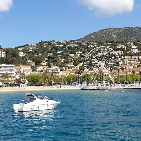 Apartment 3 Pieces Refait A Neuf Avec Parking, 4 Couchages, Proche Et Commerces - - Fr-1-251-584 Le Lavandou
