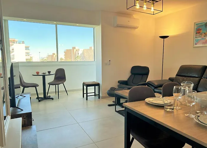 3 Pieces Refait A Neuf Avec Parking, 4 Couchages, Proche Et Commerces - - Fr-1-251-584 Lejlighed Le Lavandou