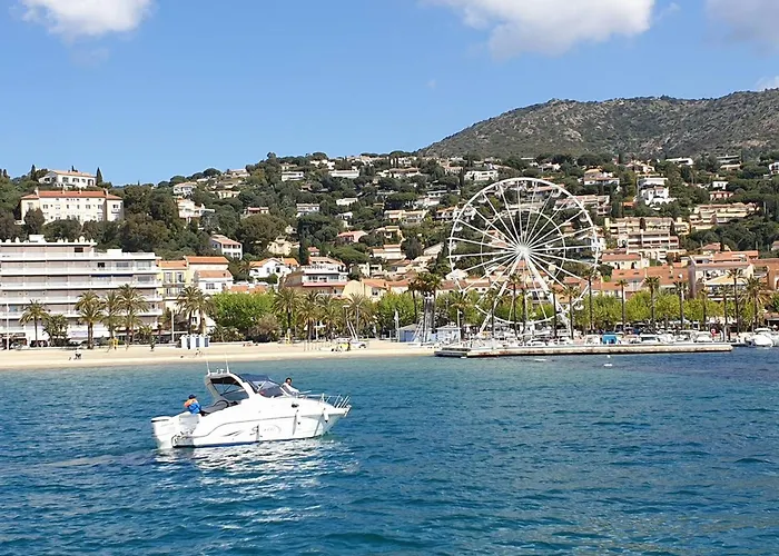 Lejlighed 3 Pieces Refait A Neuf Avec Parking, 4 Couchages, Proche Et Commerces - - Fr-1-251-584 Le Lavandou